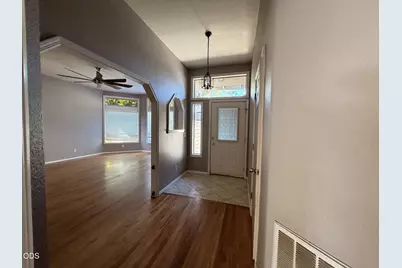 1106 Hampton Drive, Central Point, OR 97502 - Photo 2
