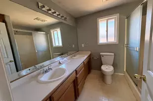 1106 Hampton Dr, Central Point, OR 97502 - Photo 8