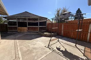 1106 Hampton Dr, Central Point, OR 97502 - Photo 14