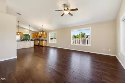 425 SE Cadet Court, Grants Pass, OR 97527 - Photo 6