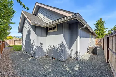 425 SE Cadet Court, Grants Pass, OR 97527 - Photo 34