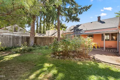 625 S Holly Street, Medford, OR 97501 - Photo 22