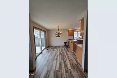 1826 Northwood Drive, Central Point, OR 97502 - Photo 4