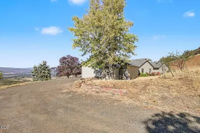 6590 Hillcrest Road, Medford, OR 97504 - Photo 92