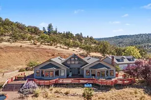 6590 Hillcrest Rd, Medford, OR 97504 - Photo 1