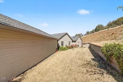 6590 Hillcrest Road, Medford, OR 97504 - Photo 52