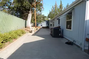 130 Riverview Cir, Shady Cove, OR 97539 - Photo 24