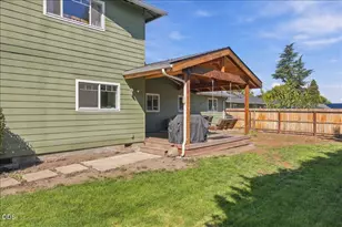 755 S 4th St, Central Point, OR 97502 - Photo 22