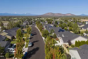 4737 SW Volcano Ave, Redmond, OR 97756 - Photo 46