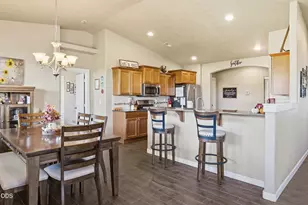 4737 SW Volcano Ave, Redmond, OR 97756 - Photo 8