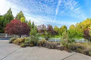 61445 Gosney Rd, Bend, OR 97702 - Photo 64