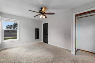 86 NE B St, Madras, OR 97741 - Photo 12