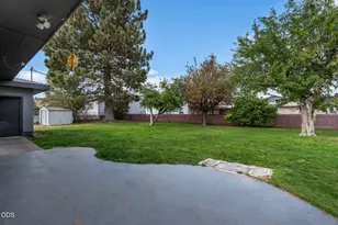 86 NE B St, Madras, OR 97741 - Photo 18