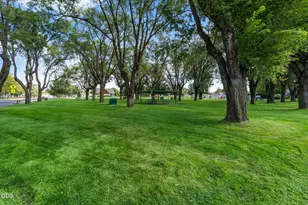 86 NE B St, Madras, OR 97741 - Photo 24
