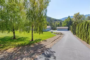 7695 N Applegate Rd, Grants Pass, OR 97527 - Photo 38