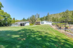 7695 N Applegate Rd, Grants Pass, OR 97527 - Photo 40
