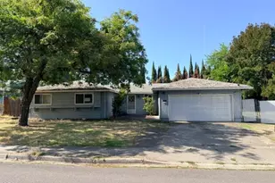 1209 N 10th St, Central Point, OR 97502 - Photo 1