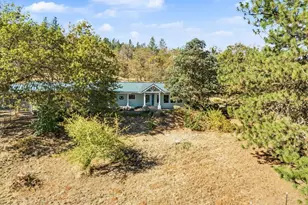 2094 Knowles Rd, Medford, OR 97501 - Photo 4