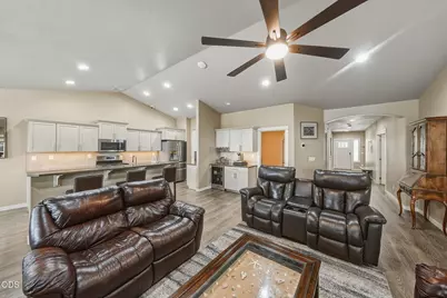 4421 SW Majestic Avenue, Redmond, OR 97756 - Photo 44