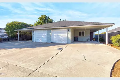 763 Columbine Way, Central Point, OR 97502 - Photo 2