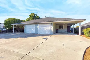 763 Columbine Way, Central Point, OR 97502 - Photo 2