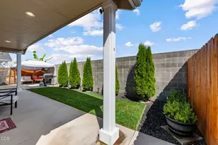 285 Reanna Way, Medford, OR 97501 - Photo 26