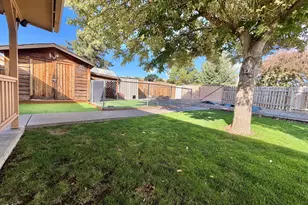 10227 Wright Ave, Klamath Falls, OR 97603 - Photo 16