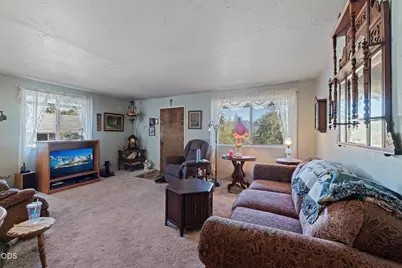 455 Crystal Drive, Grants Pass, OR 97527 - Photo 4