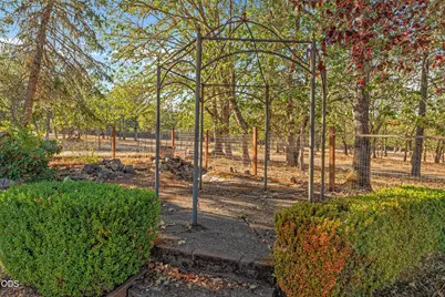 455 Crystal Drive, Grants Pass, OR 97527 - Photo 14