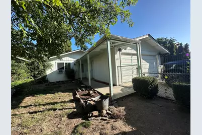 547 Van Wey Circle, Eagle Point, OR 97524 - Photo 2
