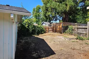 547 Van Wey Cir, Eagle Point, OR 97524 - Photo 16