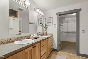 200 Harlow Way, Cave Junction, OR 97523 - Photo 16