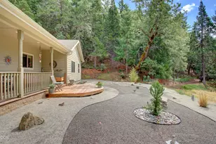 665 Winona Rd, Grants Pass, OR 97526 - Photo 10