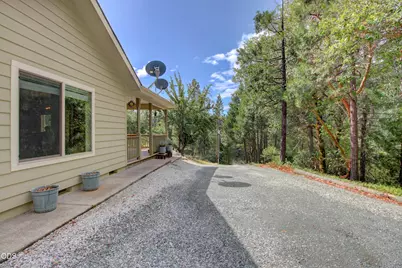 665 Winona Road, Grants Pass, OR 97526 - Photo 8