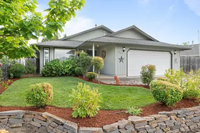 1643 Jessica Circle, Central Point, OR 97502 - Photo 1