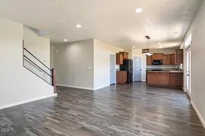 2671 NE 6th Drive, Redmond, OR 97756 - Photo 4