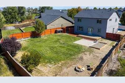 2671 NE 6th Drive, Redmond, OR 97756 - Photo 2