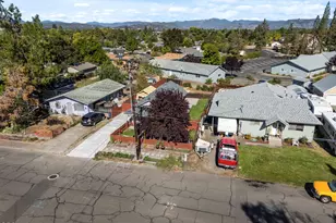761 Hazel St, Central Point, OR 97502 - Photo 26