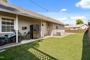 761 Hazel St, Central Point, OR 97502 - Photo 18