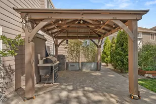 105 Amanda Ct, Central Point, OR 97502 - Photo 38