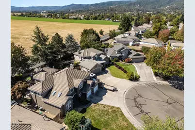 105 Amanda Court, Central Point, OR 97502 - Photo 46