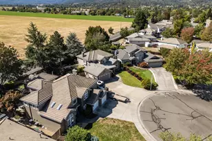 105 Amanda Ct, Central Point, OR 97502 - Photo 46