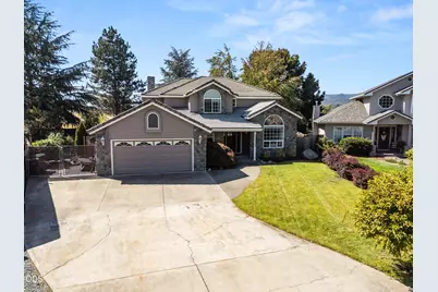 105 Amanda Court, Central Point, OR 97502 - Photo 2