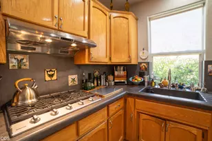 2398 Springbrook Rd, Medford, OR 97504 - Photo 10