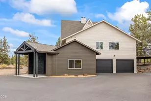 63710 Scenic Dr Dr, Bend, OR 97703 - Photo 2