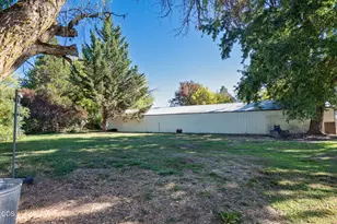 2357 Ross Ln, Medford, OR 97501 - Photo 10