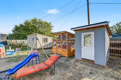 247 Berrydale Avenue, Medford, OR 97501 - Photo 12
