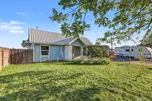 247 Berrydale Ave, Medford, OR 97501 - Photo 1