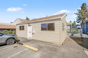1800 Crater Lake Ave, Medford, OR 97504 - Photo 26