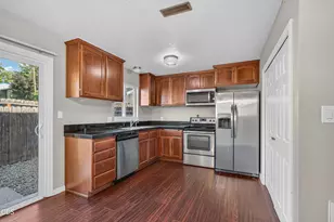 1800 Crater Lake Ave, Medford, OR 97504 - Photo 14